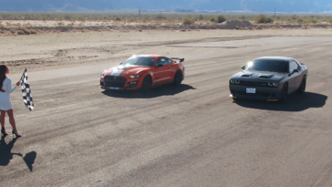 Dodge Challenger SRT Hellcat vs Ford Mustang Shelby GT500