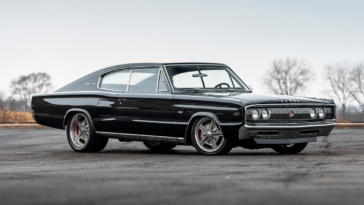 Dodge Charger 1967 528 Hemi V8 asta