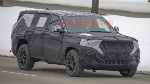 Jeep SUV tre file foto spia