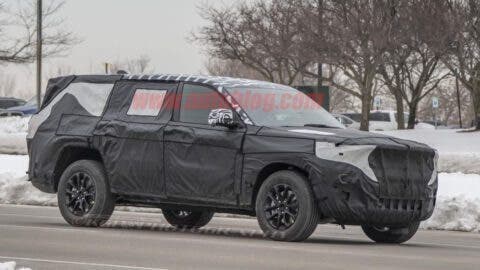 Jeep SUV tre file foto spia