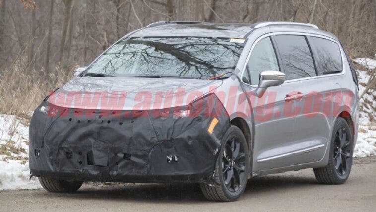 Chrysler Pacifica 2021 foto spia