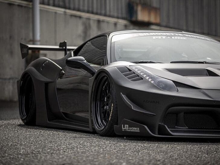 Ferrari 458 Liberty Walk presenta un nuovo kit carbon fiber ClubAlfa.it