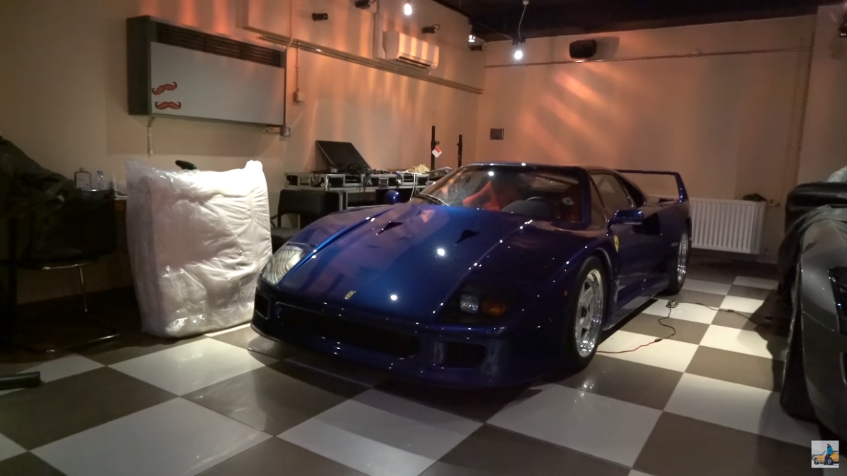 Ferrari F40 blu