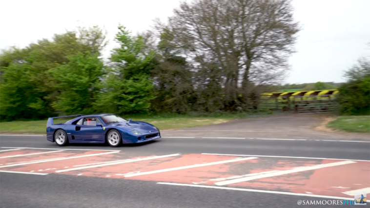 Ferrari F40 blu