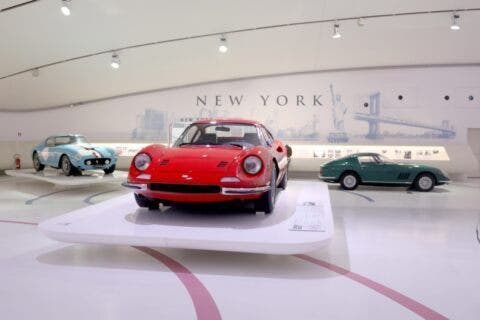 Ferrari Grand Tour mostra