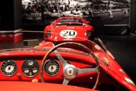Ferrari at 24 Heures du Mans mostra
