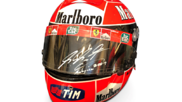 Ferrari casco Michael Schumacher 2001 asta