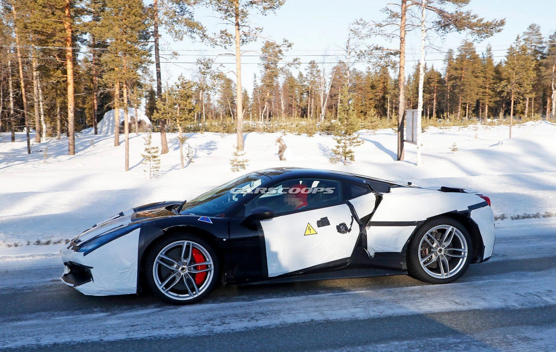 Ferrari protoipo ibrido foto spia