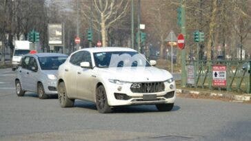 Maserati Levante 2021 foto spia