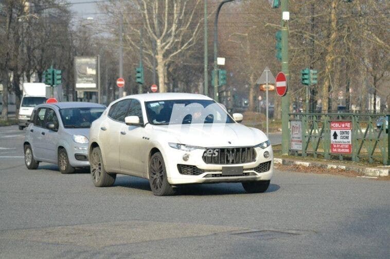 Maserati Levante 2021 foto spia