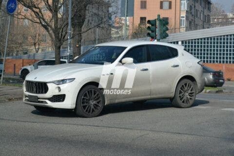 Maserati Levante 2021 foto spia