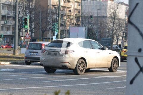 Maserati Levante 2021 foto spia