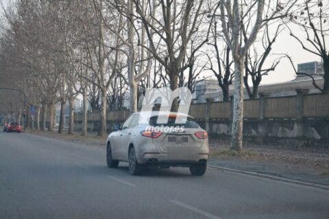 Maserati Levante 2021 foto spia