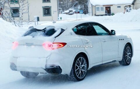 Maserati Levante Trofeo 2021 foto spia