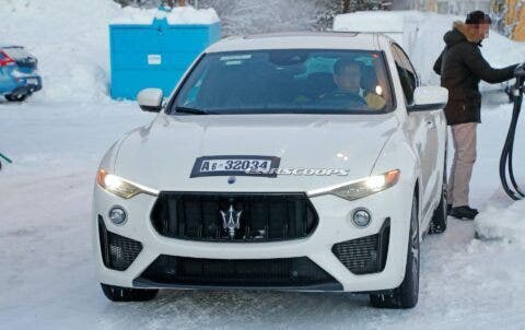 Maserati Levante Trofeo 2021 foto spia