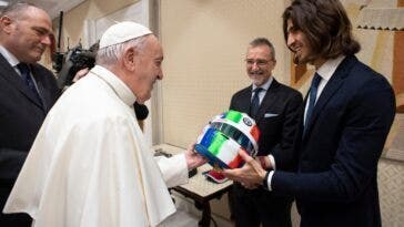 Antonio Giovinazzi e Papa Francesco