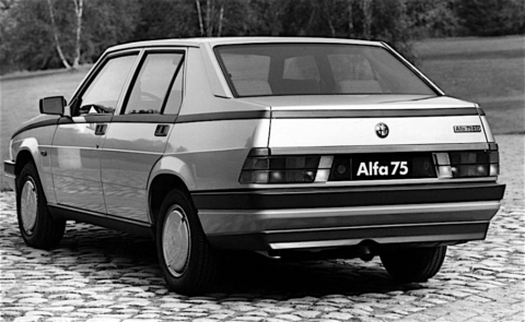 Alfa Romeo 75 - 4