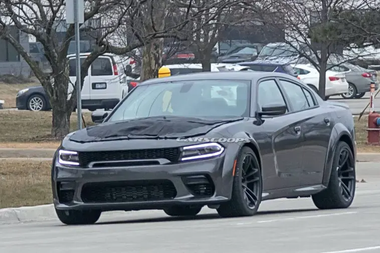 Dodge Charger SRT Hellcat Redeye Widebody foto spia