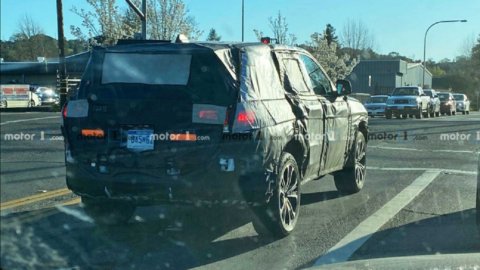 Jeep Grand Cherokee 2021 foto spia posteriore