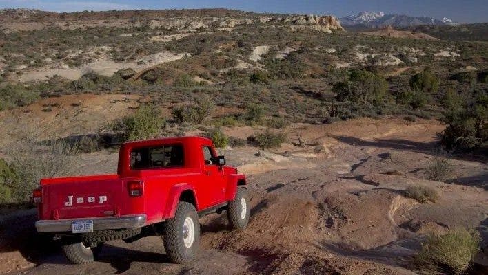 Jeep J-12