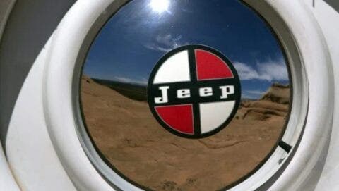 Jeep J-12