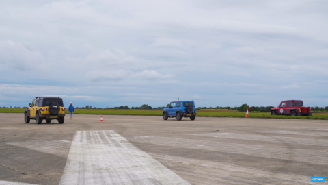 Jeep Wrangler vs Bowler Bulldog vs Suzuki Jimny Carwow