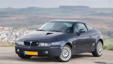 Lancia Hyena Madras Blue asta