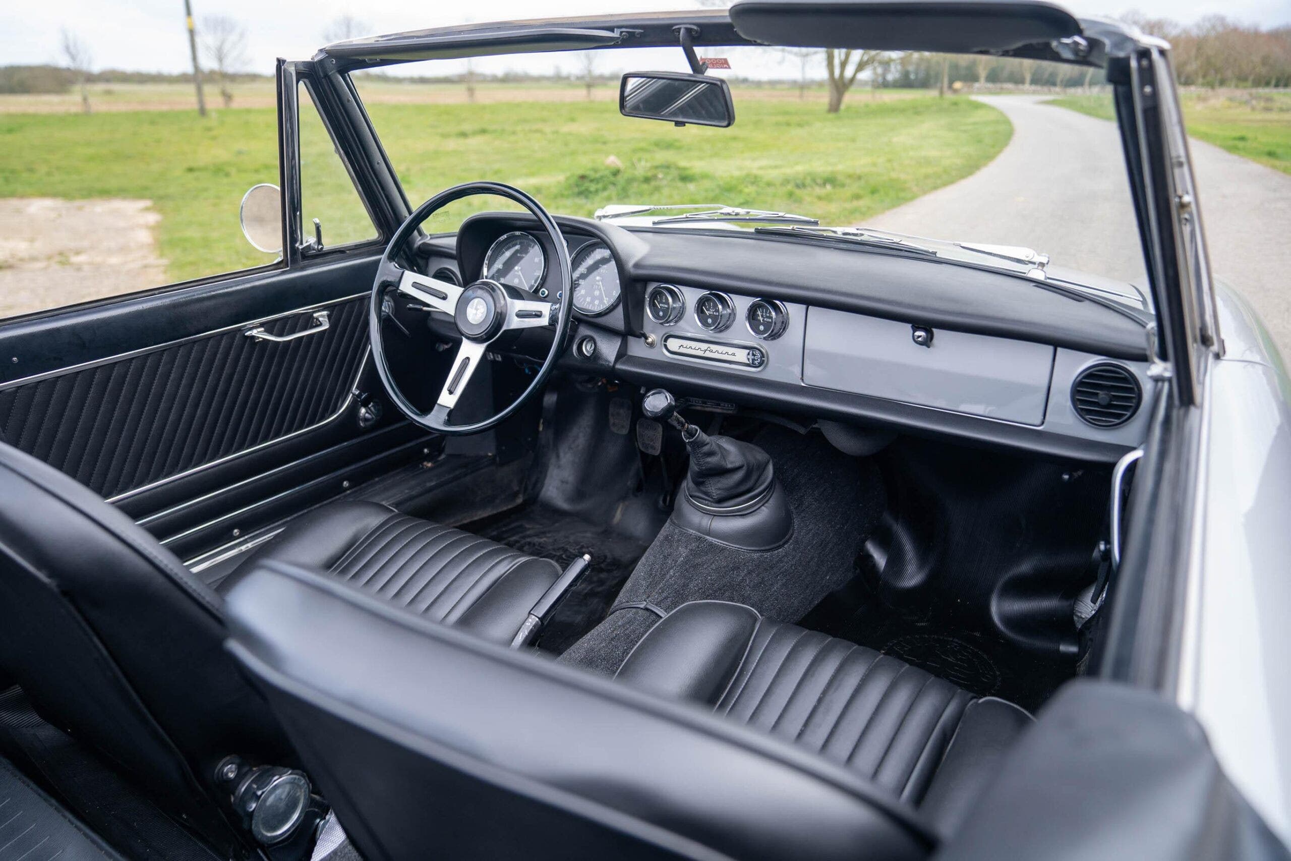 Alfa Romeo Duetto Spider 1967 Harry Metcalfe
