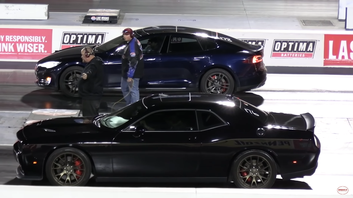 Dodge Challenger R/T Scat Pack 1320 Tesla Model S drag race Wheels