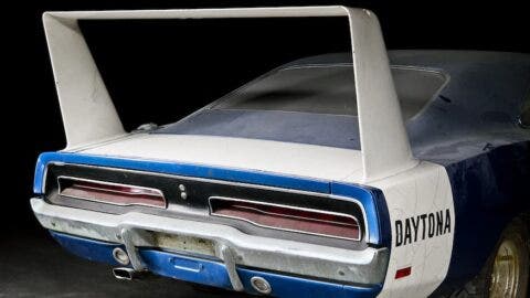 Dodge Charger Daytona 1969 abbandonata