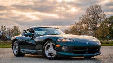 Dodge Viper Hennessey Venom 550 asta