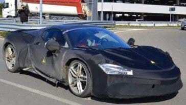 Ferrari SF90 Spider foto spia