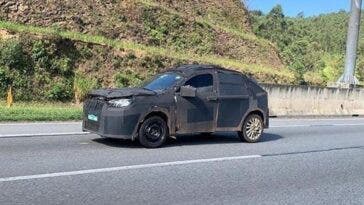 Fiat SUV base Argo foto spia