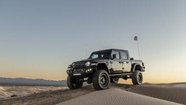 Hennessey Maximus Jeep Gladiator deserto