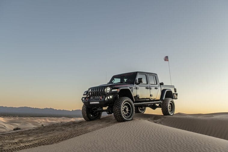 Hennessey Maximus Jeep Gladiator deserto