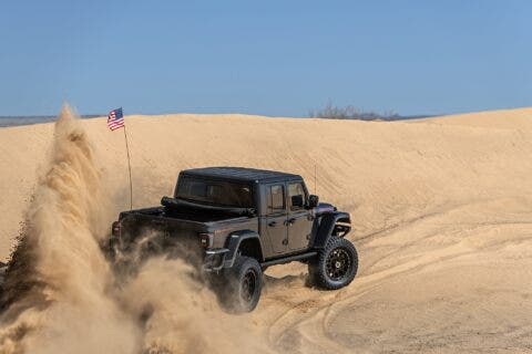 Hennessey Maximus Jeep Gladiator deserto