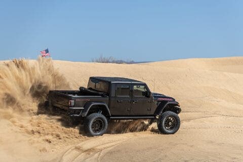 Hennessey Maximus Jeep Gladiator deserto