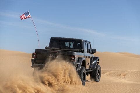 Hennessey Maximus Jeep Gladiator deserto