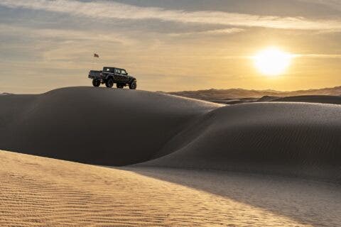 Hennessey Maximus Jeep Gladiator deserto