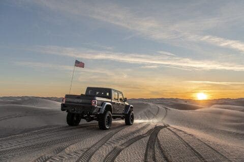 Hennessey Maximus Jeep Gladiator deserto