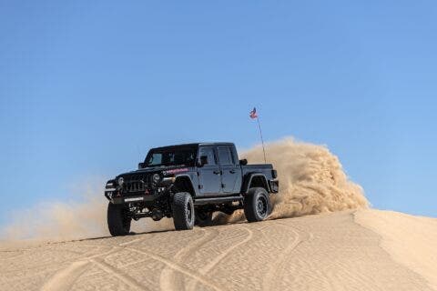 Hennessey Maximus Jeep Gladiator deserto