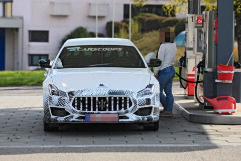 Maserati Quattroporte 2021 foto spia