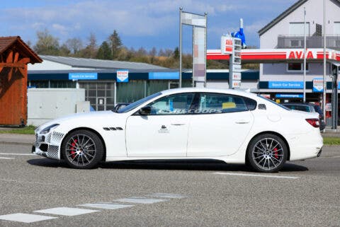 Maserati Quattroporte 2021 foto spia