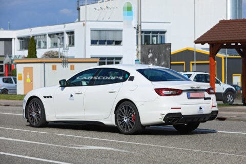 Maserati Quattroporte 2021 foto spia
