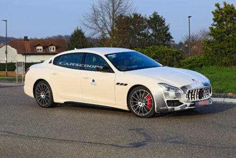 Maserati Quattroporte 2021 foto spia