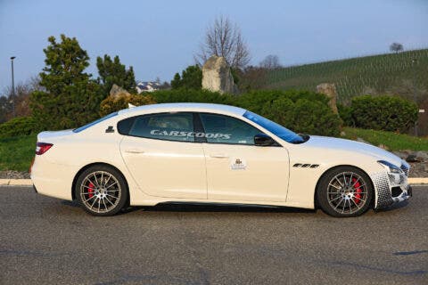 Maserati Quattroporte 2021 foto spia