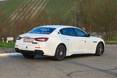 Maserati Quattroporte 2021 foto spia