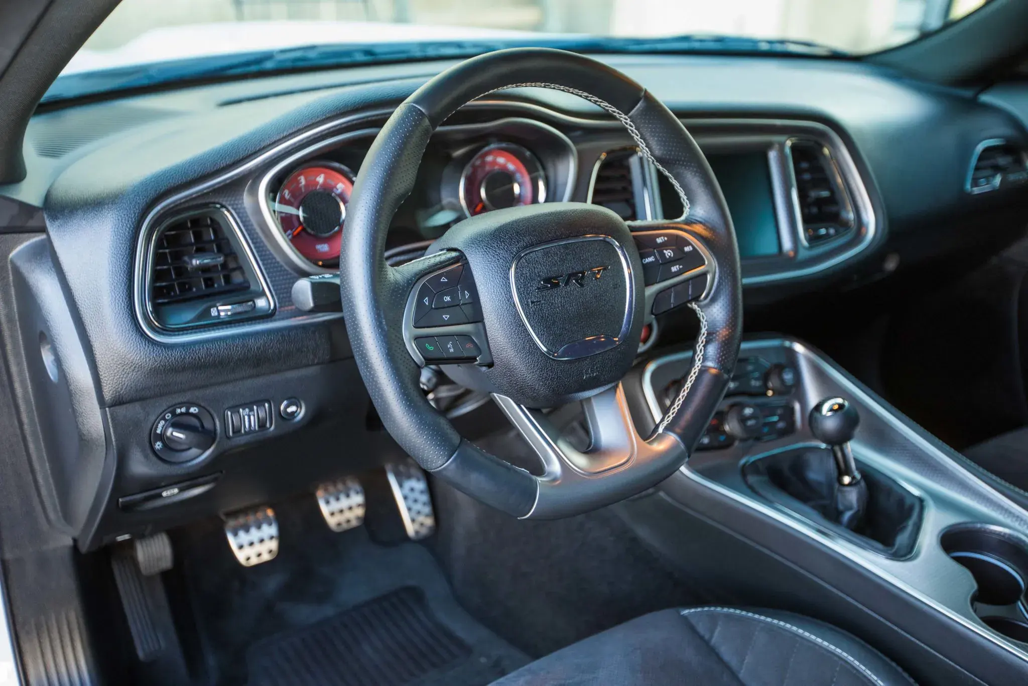 Dodge Challenger SRT Hellcat 2016 asta