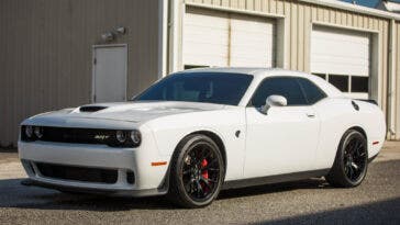 Dodge Challenger SRT Hellcat 2016 asta
