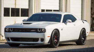 Dodge Challenger SRT Hellcat 2016 asta